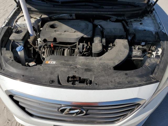 5NPE24AF8FH228060 - 2015 HYUNDAI SONATA SE WHITE photo 11