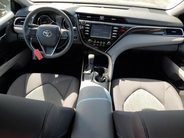 4T1B11HKXJU141844 - 2018 TOYOTA CAMRY L GRAY photo 8