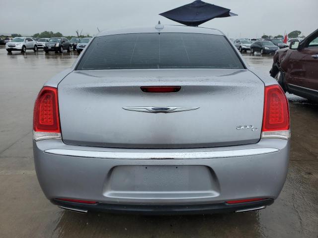 2C3CCAEG6GH268920 - 2016 CHRYSLER 300C SILVER photo 6