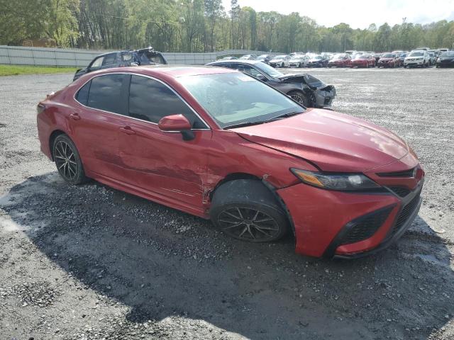 4T1G11AK0MU421924 - 2021 TOYOTA CAMRY SE RED photo 4