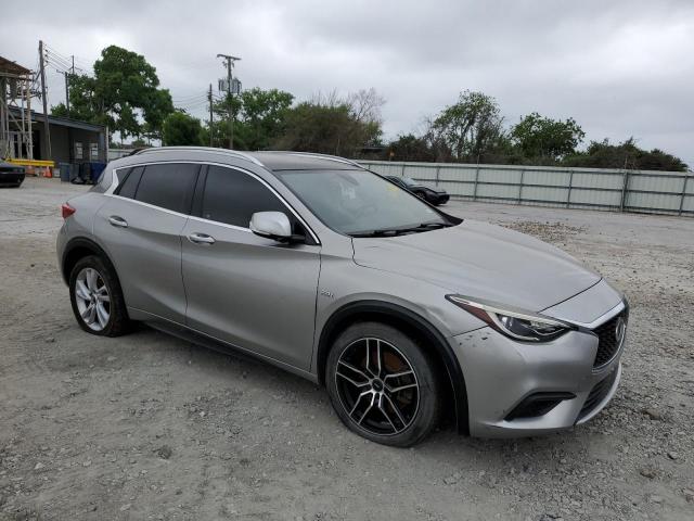 SJKCH5CP3KA007059 - 2019 INFINITI QX30 PURE SILVER photo 4