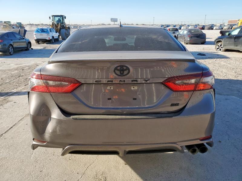 4T1T11AK9RU856267 - 2024 TOYOTA CAMRY SE NIGHT SHADE CHARCOAL photo 6