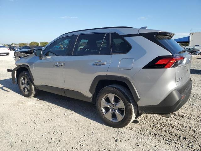 4T3LWRFV5RU163514 - 2024 TOYOTA RAV4 LE ნაცრისფერი ფოტო 2