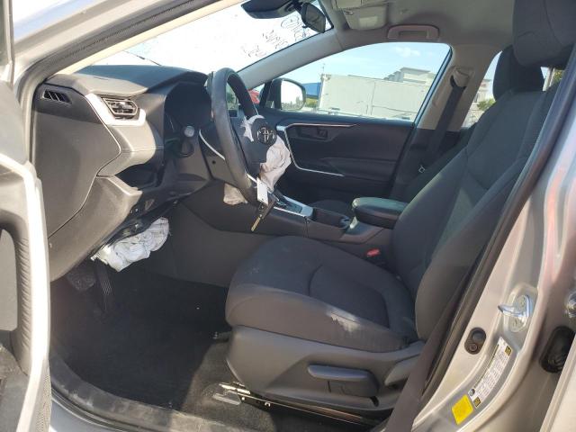 4T3LWRFV5RU163514 - 2024 TOYOTA RAV4 LE ნაცრისფერი ფოტო 7