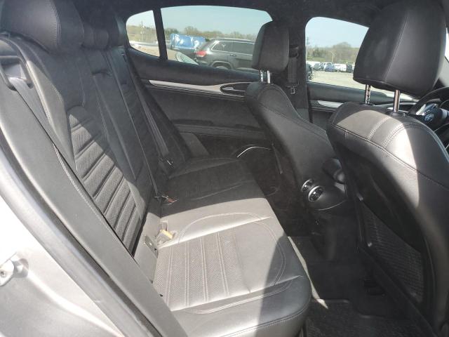 ZASFAKNNXJ7B79087 - 2018 ALFA ROMEO STELVIO TI SPORT GRAY photo 11