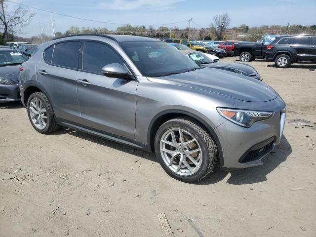 ZASFAKNNXJ7B79087 - 2018 ALFA ROMEO STELVIO TI SPORT GRAY photo 4