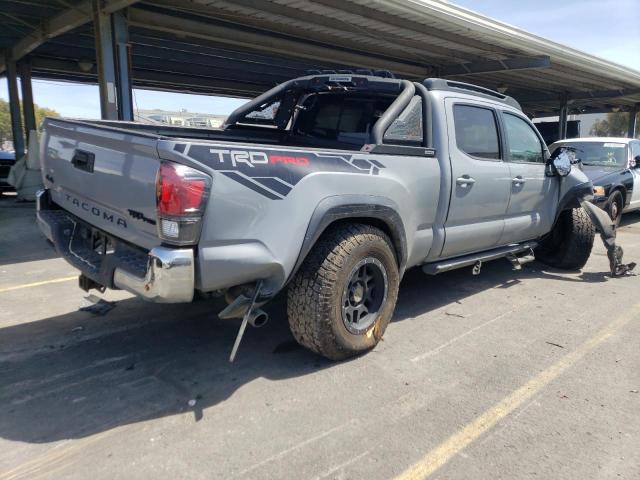 3TMDZ5BN2JM038387 - 2018 TOYOTA TACOMA DOUBLE CAB TEAL photo 3