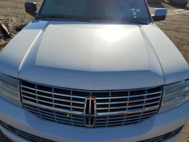 5LMFU28548LJ19246 - 2008 LINCOLN NAVIGATOR WHITE photo 12