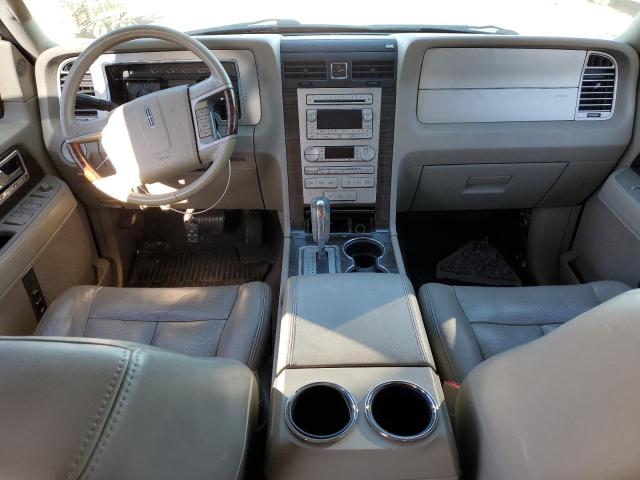 5LMFU28548LJ19246 - 2008 LINCOLN NAVIGATOR თეთრი ფოტო 8
