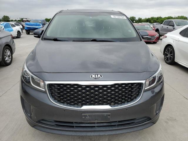 KNDMB5C18J6403042 - 2018 KIA SEDONA LX GRAY photo 5