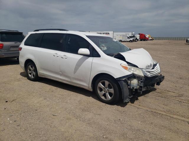 5TDKK3DC0FS597200 - 2015 TOYOTA SIENNA LE WHITE photo 4