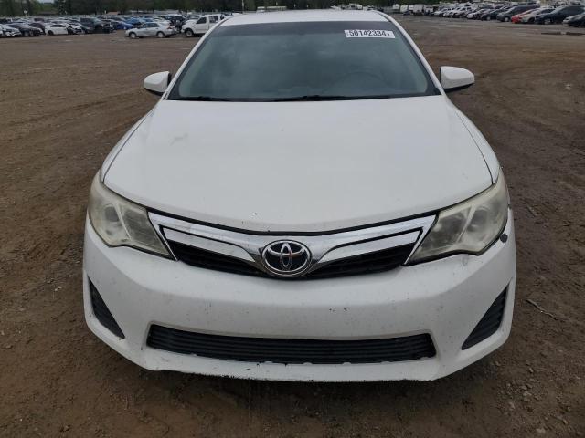 4T4BF1FK2CR200902 - 2012 TOYOTA CAMRY BASE WHITE photo 5