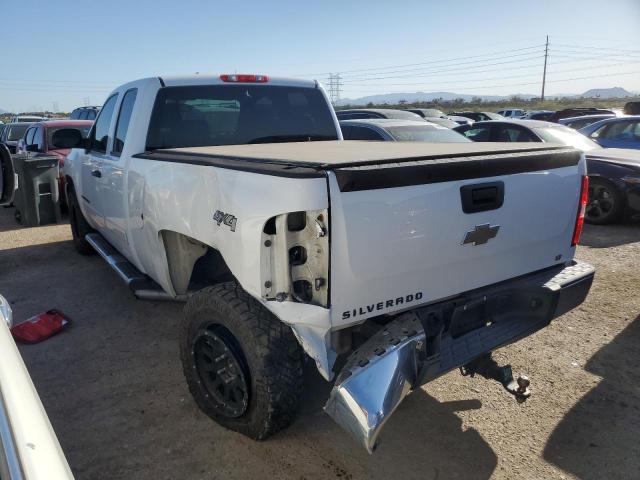 2GCEK19J081244927 - 2008 CHEVROLET SILVERADO K1500 WHITE photo 2