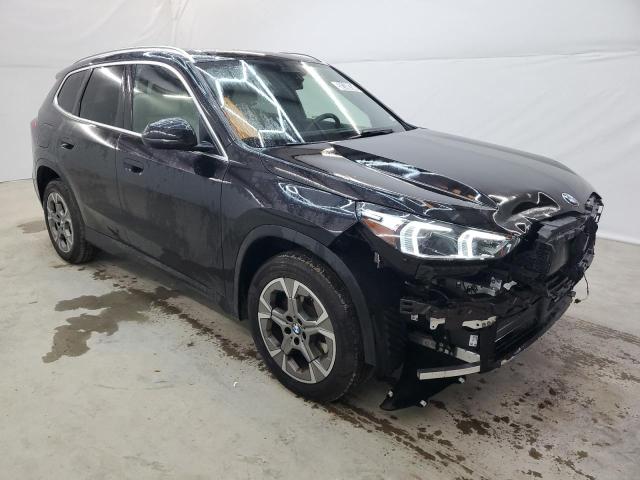 WBX73EF06P5X88390 - 2023 BMW X1 XDRIVE28I BLACK photo 4