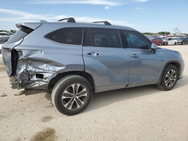 5TDGZRBH5NS171133 - 2022 TOYOTA HIGHLANDER XLE BLUE photo 3