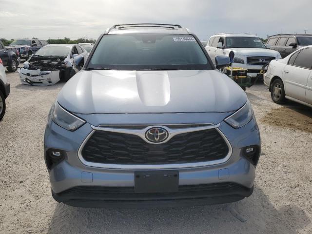 5TDGZRBH5NS171133 - 2022 TOYOTA HIGHLANDER XLE BLUE photo 5
