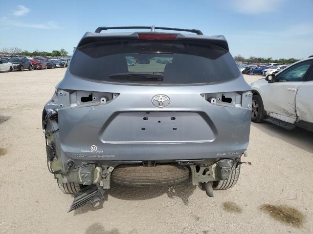 5TDGZRBH5NS171133 - 2022 TOYOTA HIGHLANDER XLE BLUE photo 6