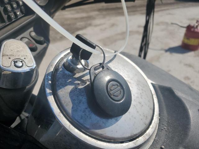 1HD1FCW116Y653966 - 2006 HARLEY-DAVIDSON FLHTCUI 黑色 照片 8