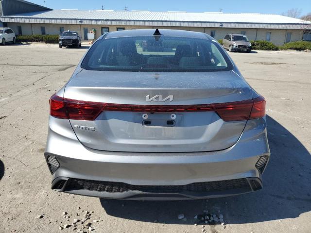 3KPF24AD2PE608388 - 2023 KIA FORTE LX GRAY photo 6