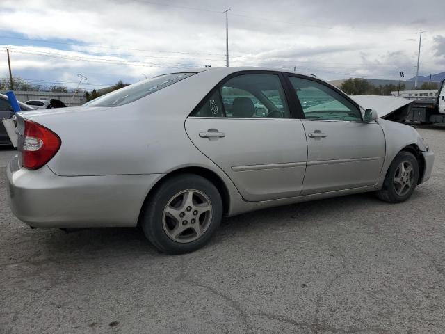 4T1BE32K92U040806 - 2002 TOYOTA CAMRY LE SILVER photo 3