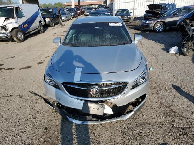 1G4ZP5SSXJU145115 - 2018 BUICK LACROSSE ESSENCE SILVER photo 5