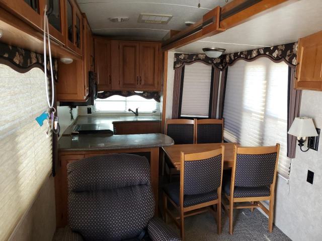 4YDF29524D4730718 - 2013 KEYSTONE TRAILER WHITE photo 6