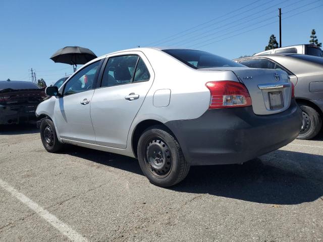 JTDBT923571126919 - 2007 TOYOTA YARIS GRAY photo 2