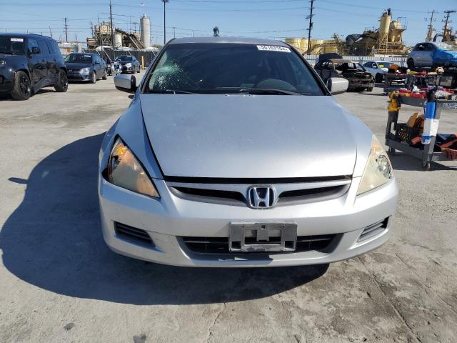 1HGCM56346A081055 - 2006 HONDA ACCORD SE SILVER photo 5