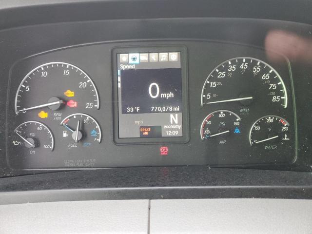 3AKJHHDR3JSJX7417 - 2018 FREIGHTLINER CASCADIA 1 WHITE photo 8