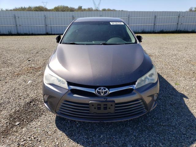 4T4BF1FK9FR490477 - 2015 TOYOTA CAMRY LE GRAY photo 5
