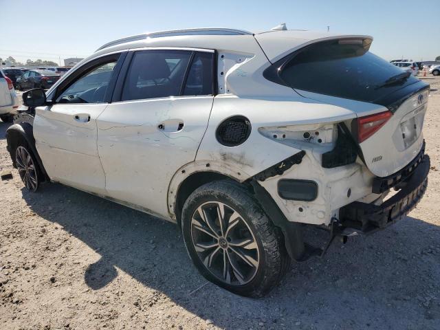 SJKCH5CR0HA034634 - 2017 INFINITI QX30 BASE WHITE photo 2