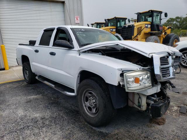 1D7HE28K85S338169 - 2005 DODGE DAKOTA QUAD WHITE photo 4