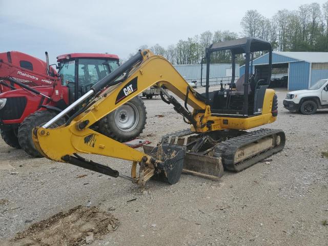 CAT03045AWAK00835 - 2010 CATERPILLAR 304 YELLOW photo 2