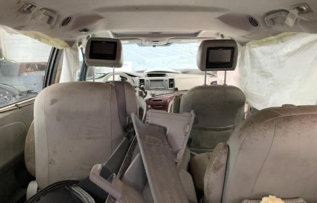 5TDYK3DC7BS072252 - 2011 TOYOTA SIENNA XLE SILVER photo 6