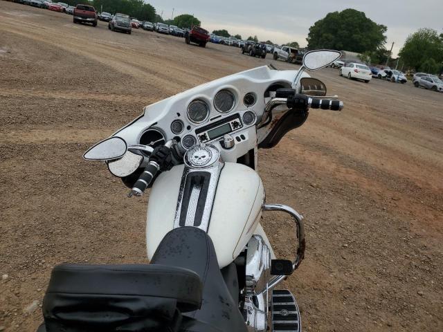 1HD1FC4168Y652530 - 2008 HARLEY-DAVIDSON FLHTCUI 白色 照片 5