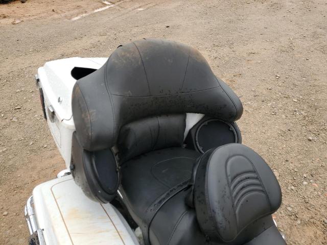 1HD1FC4168Y652530 - 2008 HARLEY-DAVIDSON FLHTCUI 白色 照片 6