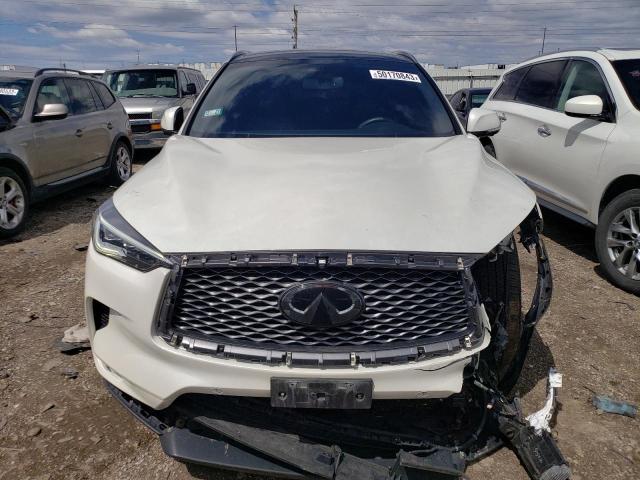 3PCAJ5M30KF102549 - 2019 INFINITI QX50 ESSENTIAL WHITE photo 5