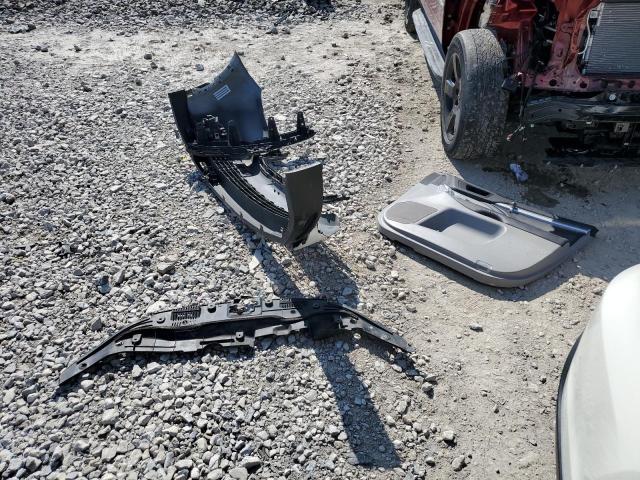 5TDKKRFH0GS174825 - 2016 TOYOTA HIGHLANDER XLE WHITE photo 13