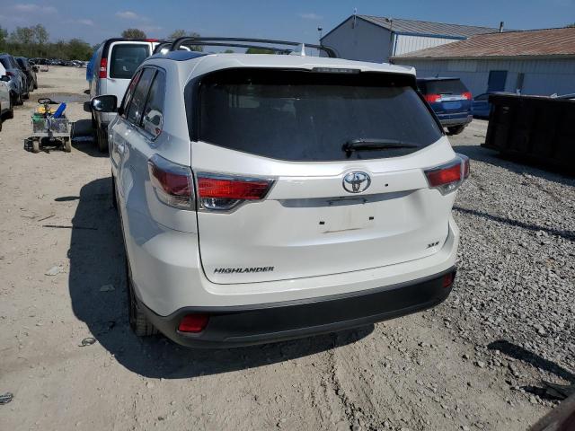 5TDKKRFH0GS174825 - 2016 TOYOTA HIGHLANDER XLE WHITE photo 6