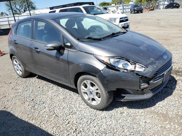 3FADP4EJ2FM221312 - 2015 FORD FIESTA SE GRAY photo 4