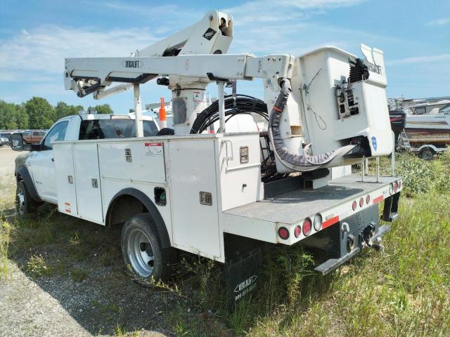 3C7WRNBL6KG616517 - 2019 RAM 5500 WHITE photo 3