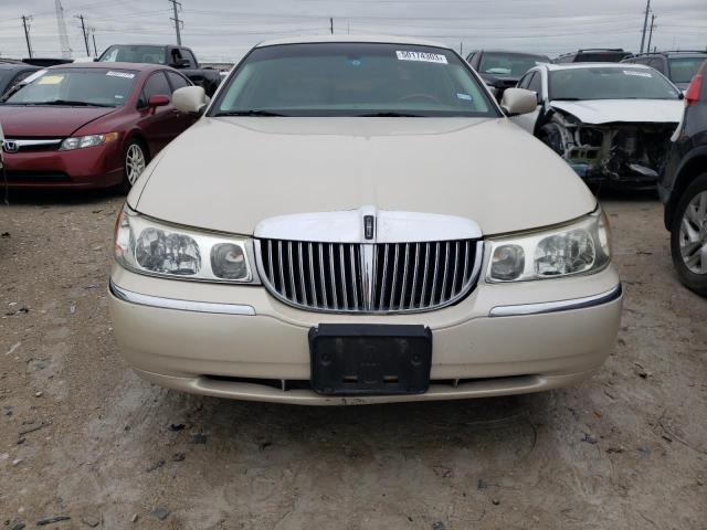 1LNHM83W82Y671423 - 2002 LINCOLN TOWN CARTIER BEIGE photo 5