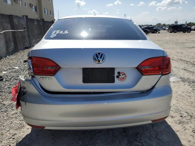 3VW2K7AJ5DM282333 - 2013 VOLKSWAGEN JETTA BASE فضي صورة 6