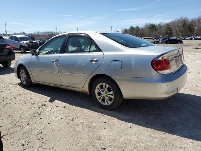 4T1BF32K95U595417 - 2005 TOYOTA CAMRY LE GRAY photo 2