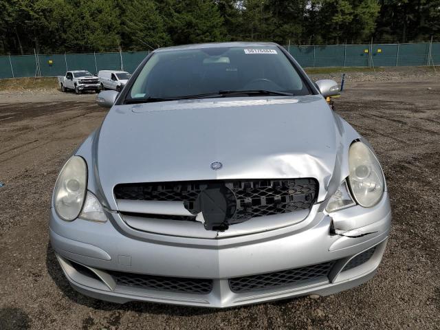 4JGCB65E36A008798 - 2006 MERCEDES-BENZ R 350 SILVER photo 5