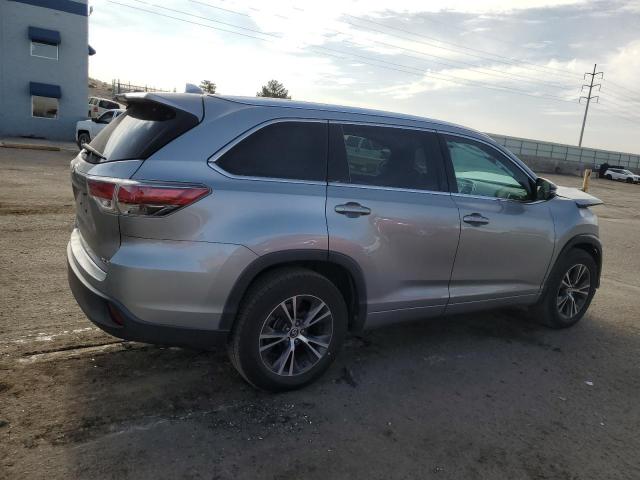 5TDKKRFH1GS155247 - 2016 TOYOTA HIGHLANDER XLE 银色 照片 3