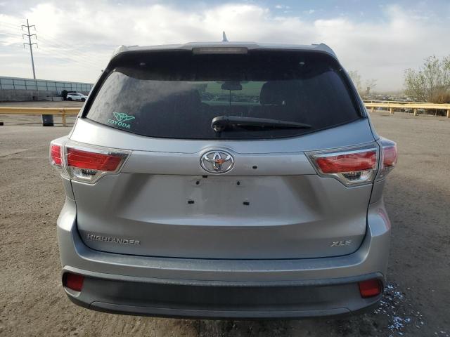 5TDKKRFH1GS155247 - 2016 TOYOTA HIGHLANDER XLE 银色 照片 6