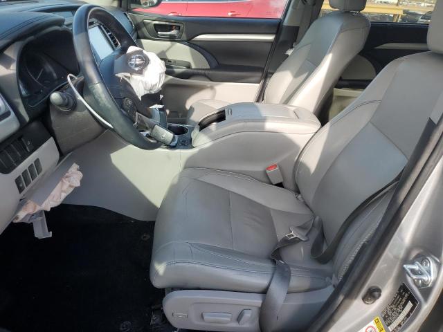 5TDKKRFH1GS155247 - 2016 TOYOTA HIGHLANDER XLE 银色 照片 7