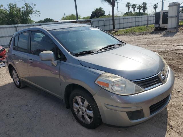 3N1BC13E98L356557 - 2008 NISSAN VERSA S GRAY photo 4