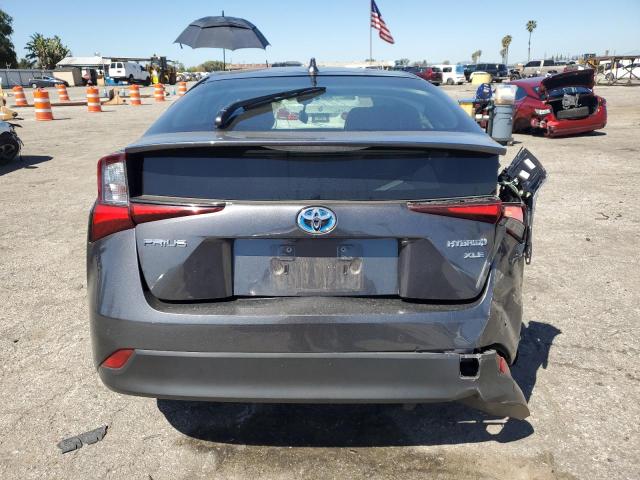 JTDKARFU4L3103204 - 2020 TOYOTA PRIUS L GRAY photo 6